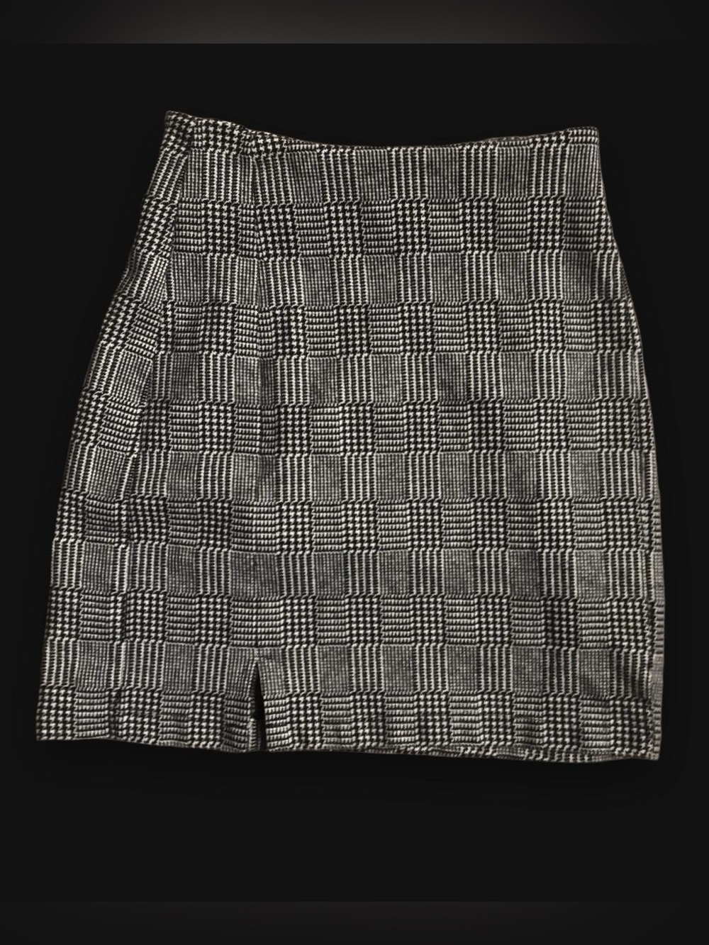 Brandy Melville Black and White Houndstooth Plaid Pencil Skirt